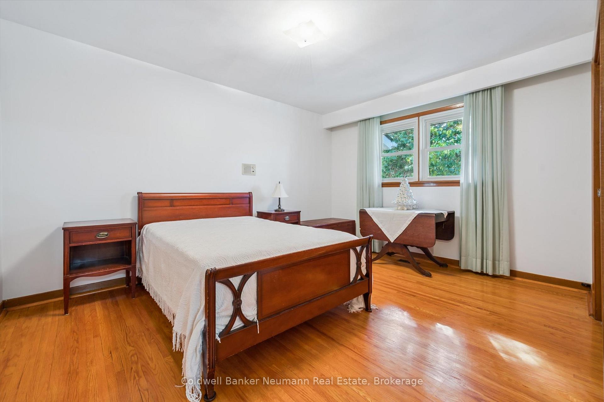 Photo 27 of 25 Oak Street, Guelph, Kortright West — HOMEH