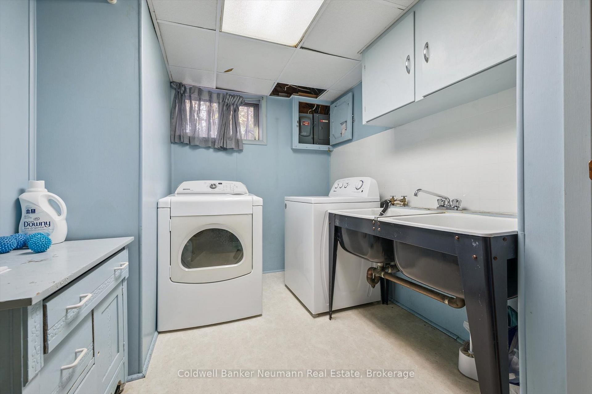 Photo 38 of 25 Oak Street, Guelph, Kortright West — HOMEH