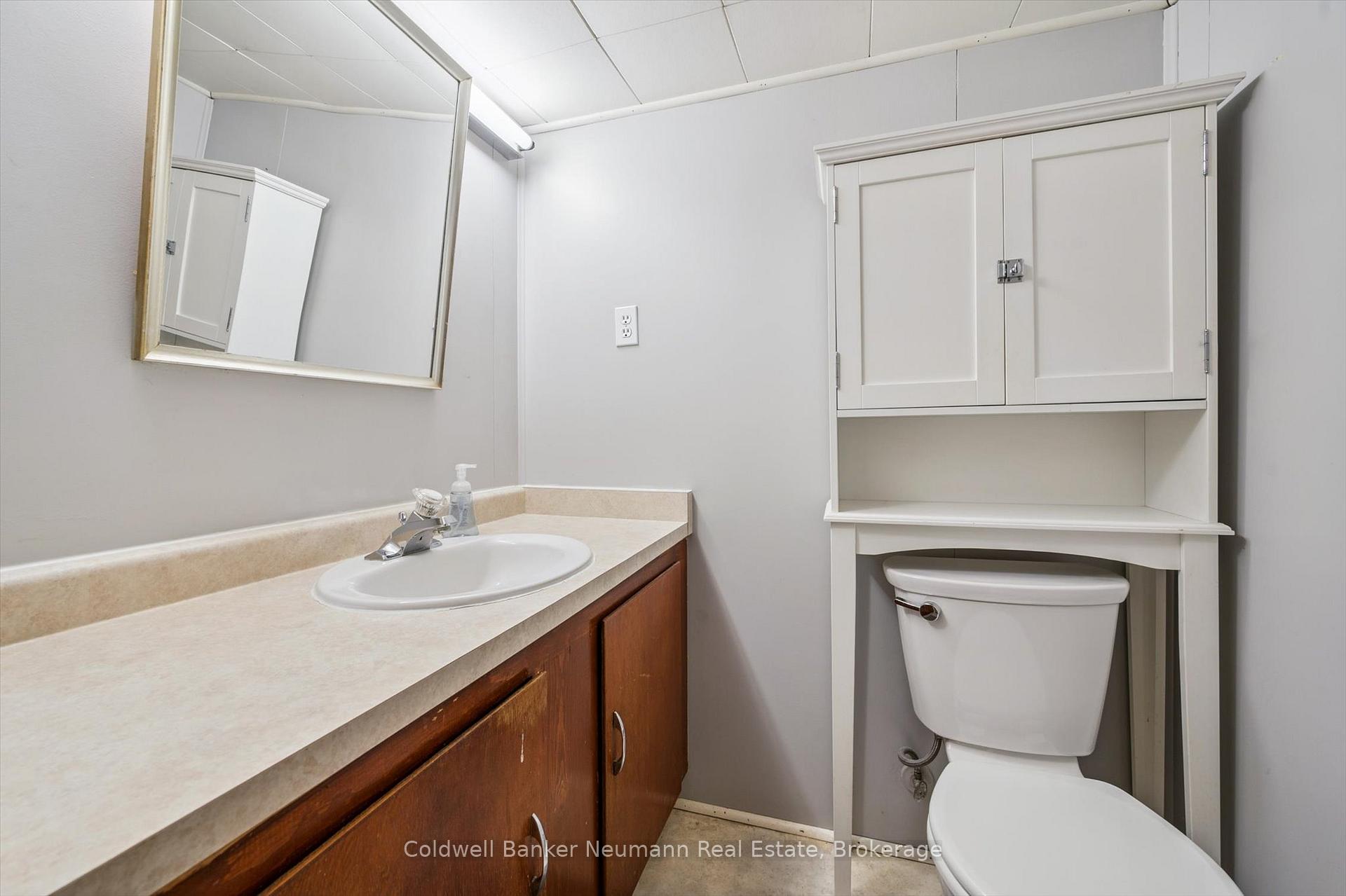 Photo 39 of 25 Oak Street, Guelph, Kortright West — HOMEH