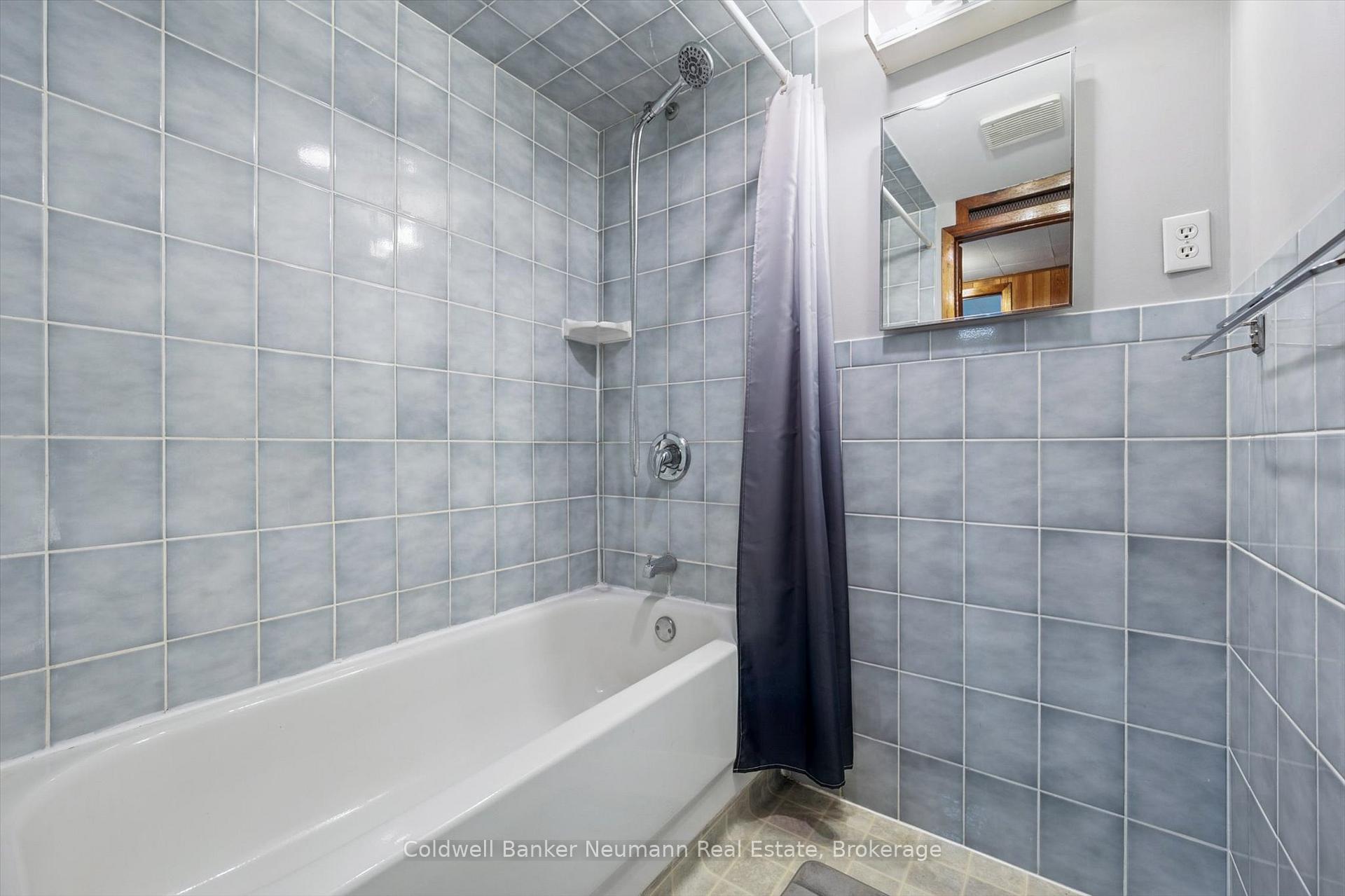 Photo 40 of 25 Oak Street, Guelph, Kortright West — HOMEH