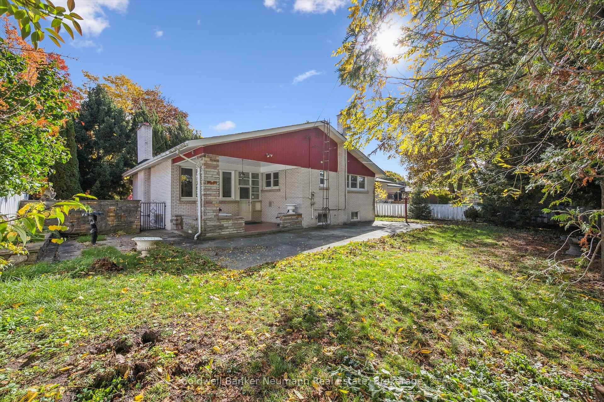 Photo 46 of 25 Oak Street, Guelph, Kortright West — HOMEH