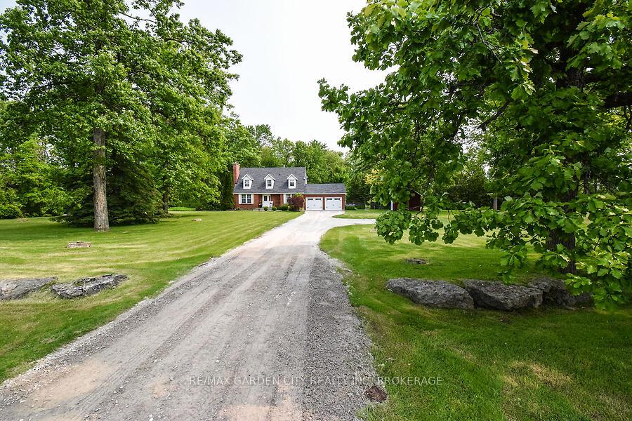 Photo 1 of 631 Mud Street E, Grimsby, Grimsby Escarpment — HOMEH
