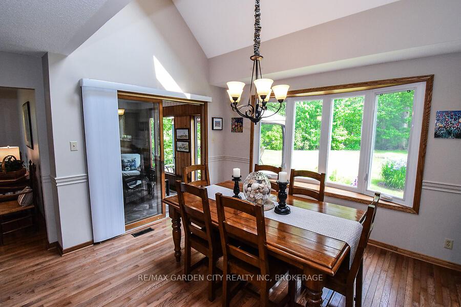 Photo 12 of 631 Mud Street E, Grimsby, Grimsby Escarpment — HOMEH