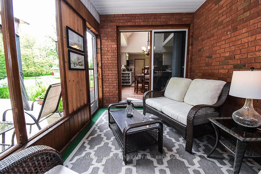 Photo 20 of 631 Mud Street E, Grimsby, Grimsby Escarpment — HOMEH