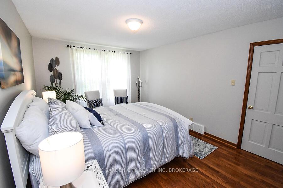 Photo 23 of 631 Mud Street E, Grimsby, Grimsby Escarpment — HOMEH