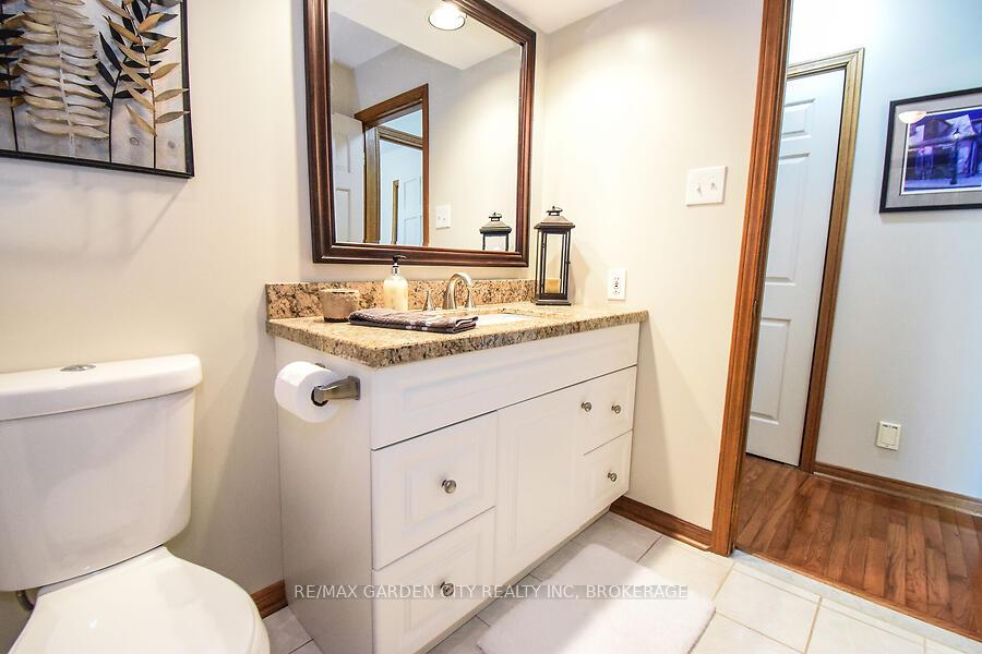 Photo 25 of 631 Mud Street E, Grimsby, Grimsby Escarpment — HOMEH