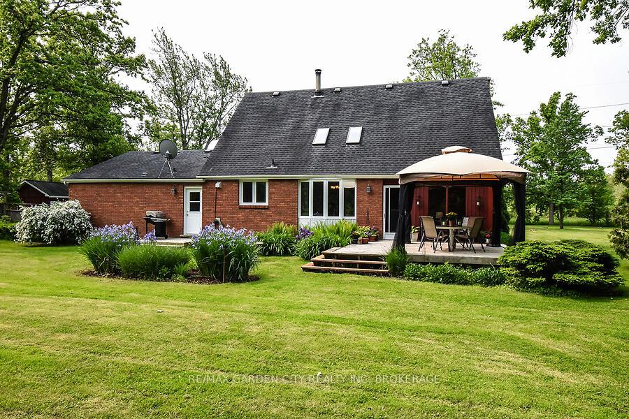 Photo 41 of 631 Mud Street E, Grimsby, Grimsby Escarpment — HOMEH