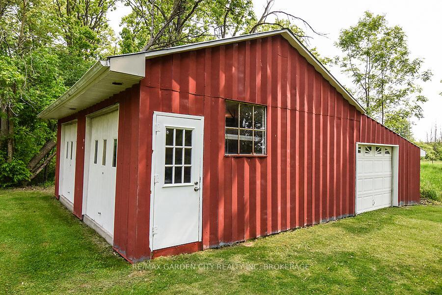 Photo 45 of 631 Mud Street E, Grimsby, Grimsby Escarpment — HOMEH