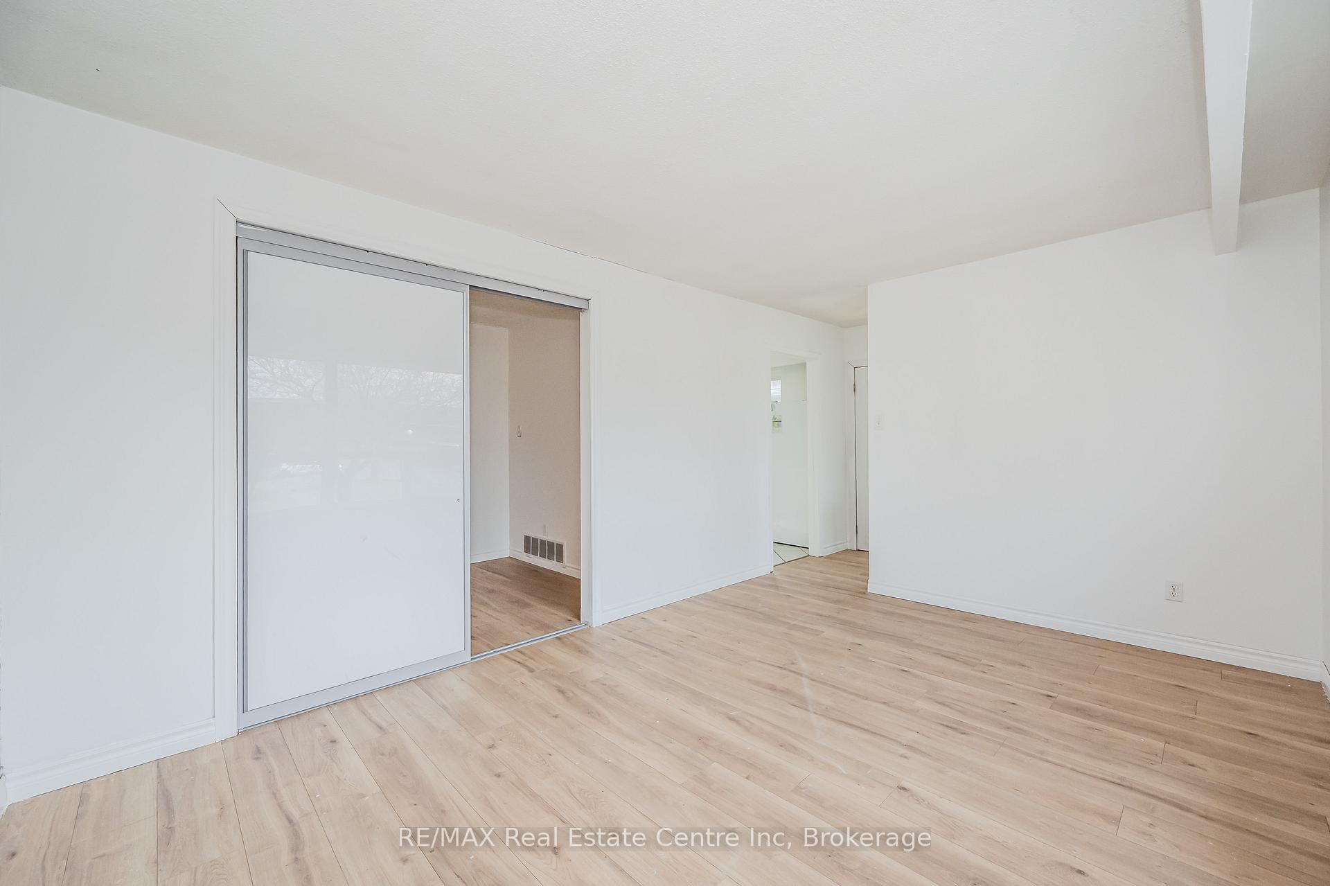 Photo 7 of 58 Conroy Crescent, Guelph, Dovercliffe Park/Old University — HOMEH