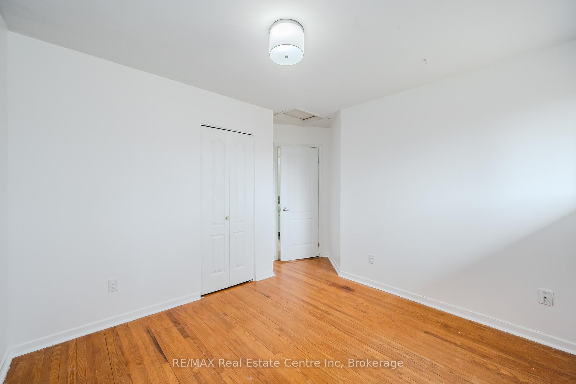 Photo 13 of 58 Conroy Crescent, Guelph, Dovercliffe Park/Old University — HOMEH