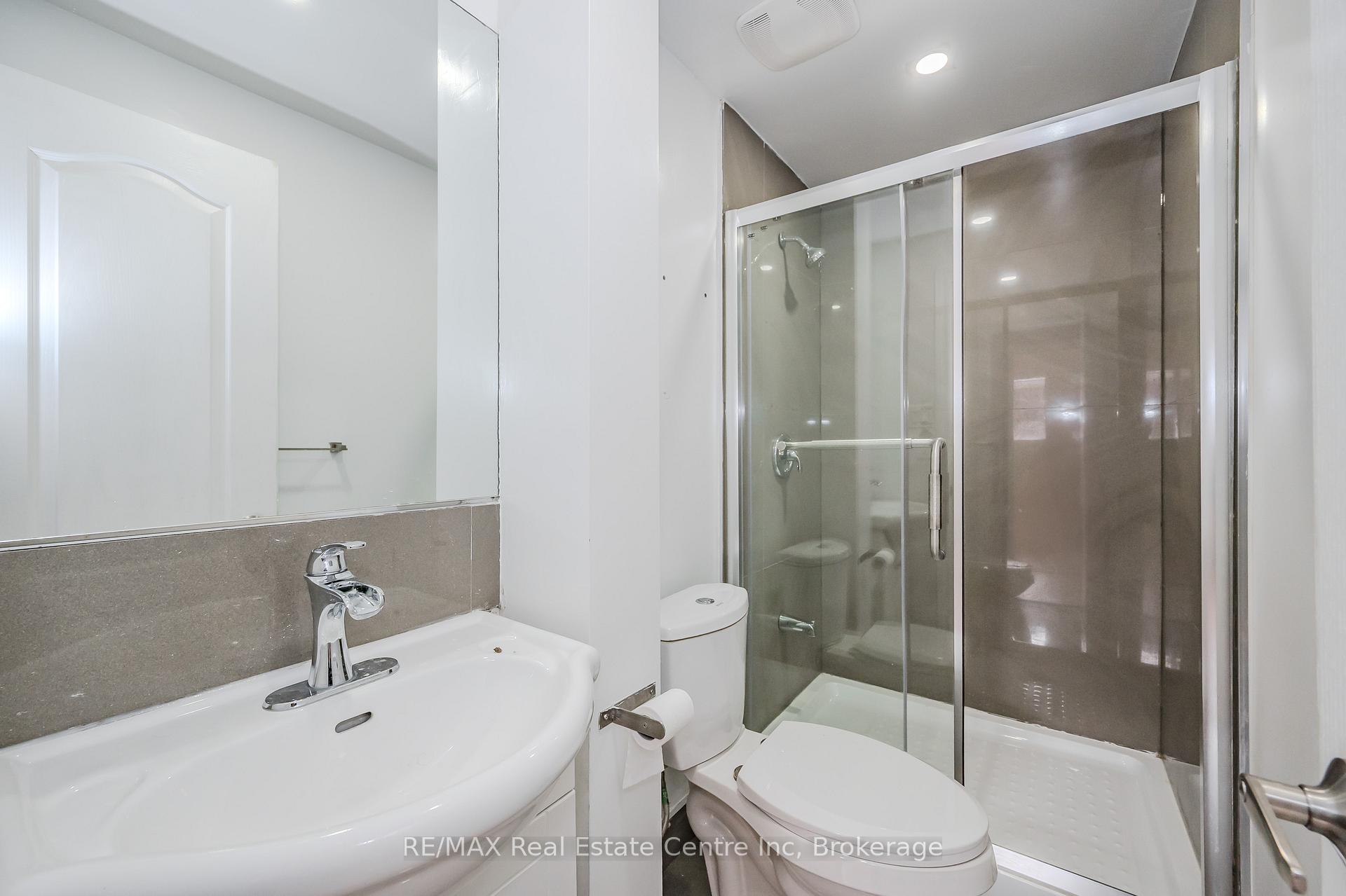 Photo 15 of 58 Conroy Crescent, Guelph, Dovercliffe Park/Old University — HOMEH
