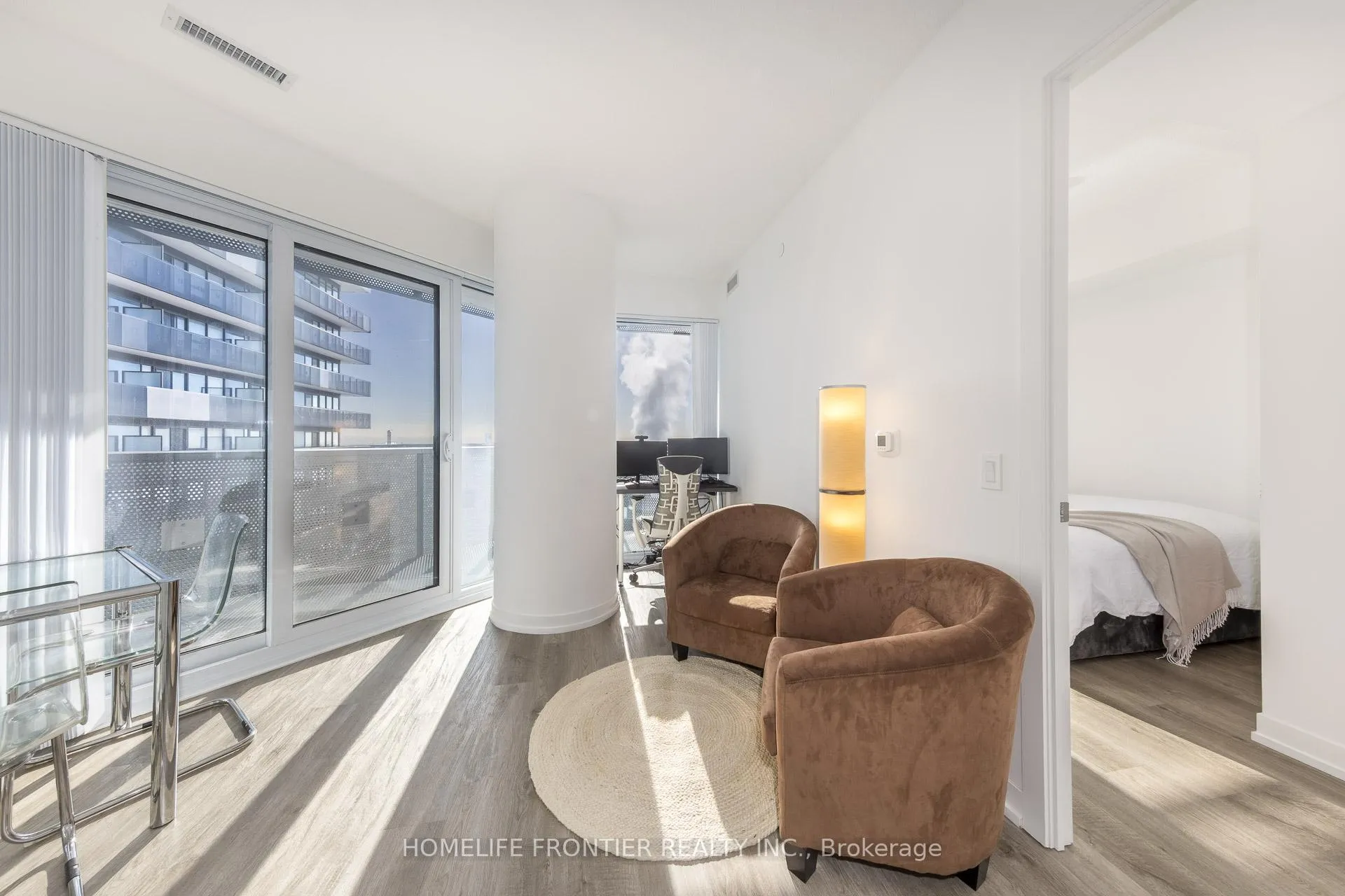 Photo 9 of Unit 4309, 55 Cooper Street, Toronto, Waterfront Communities — HOMEH