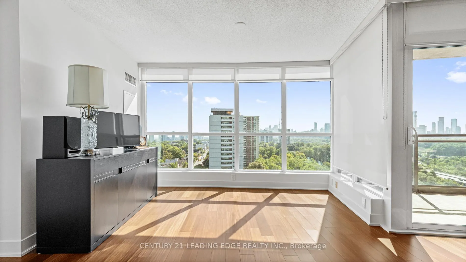 Photo 7 of Unit 1602, 1048 Broadview Avenue, Toronto, Broadview North — HOMEH
