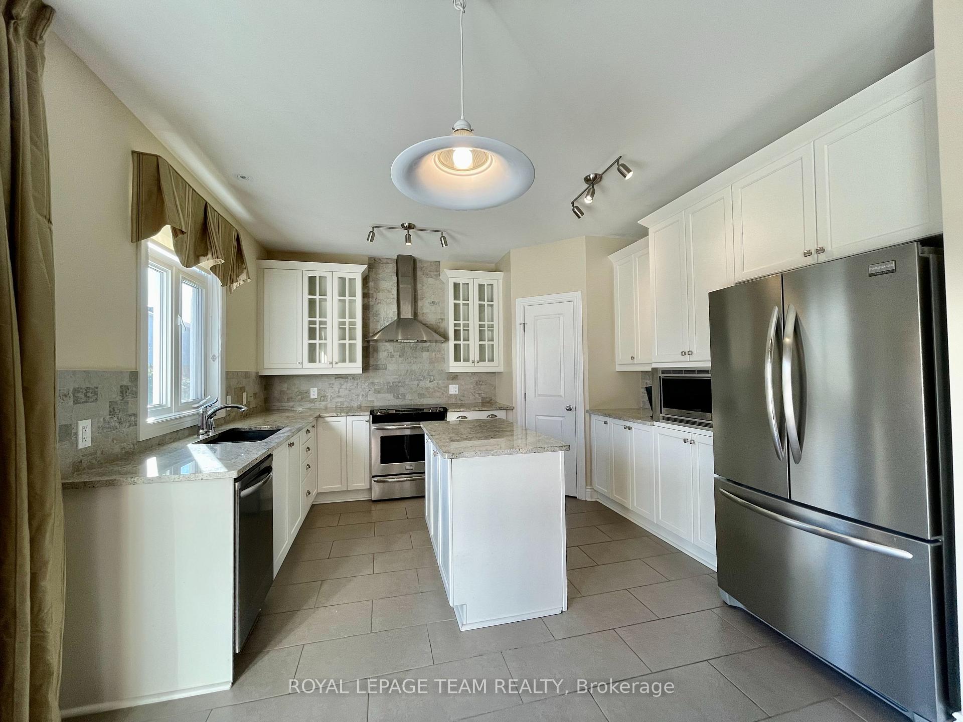 Photo 6 of 116 Maravista Drive, Ottawa, Barrhaven - Cedargrove/Fraserdale — HOMEH