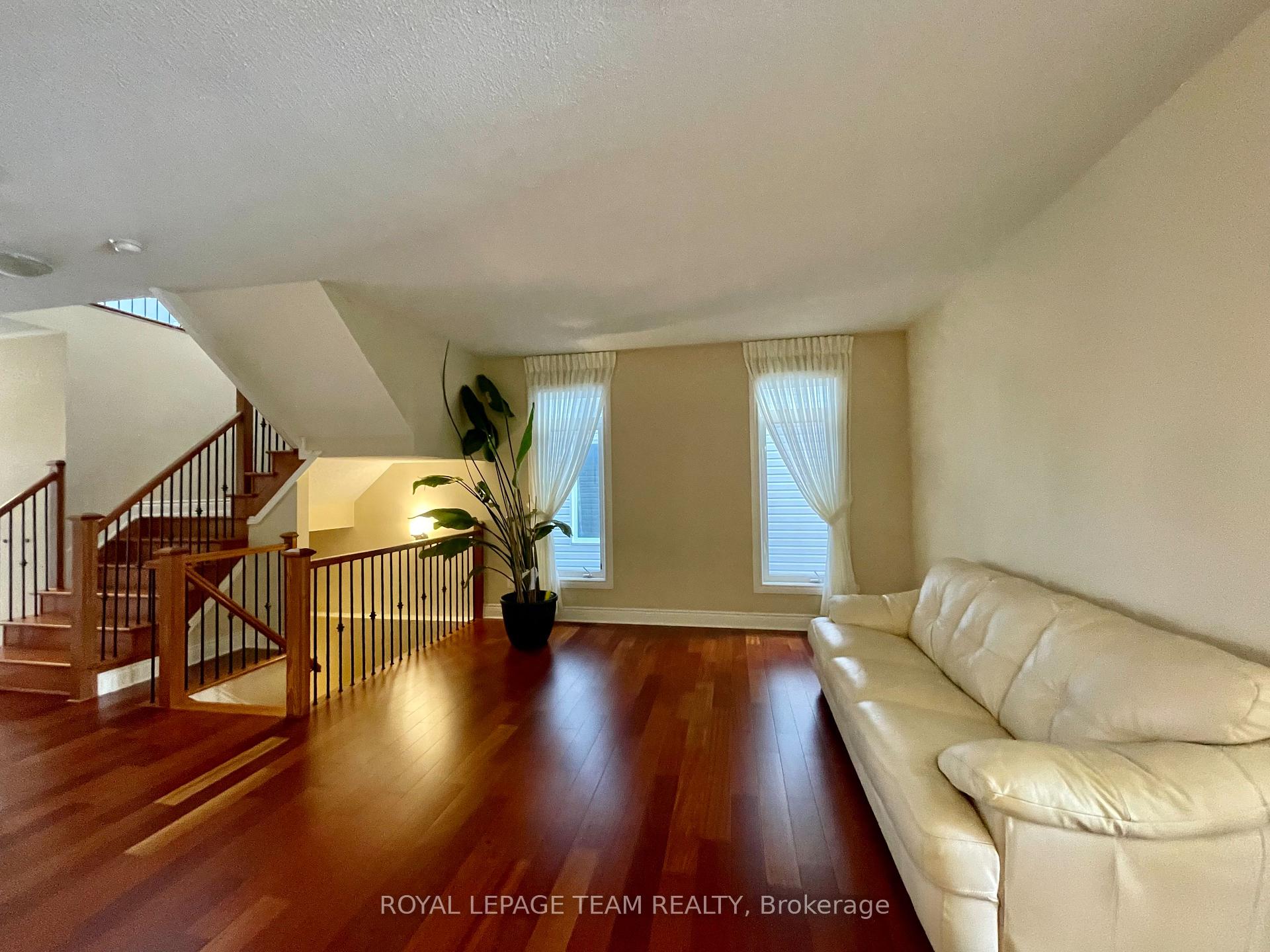 Photo 10 of 116 Maravista Drive, Ottawa, Barrhaven - Cedargrove/Fraserdale — HOMEH