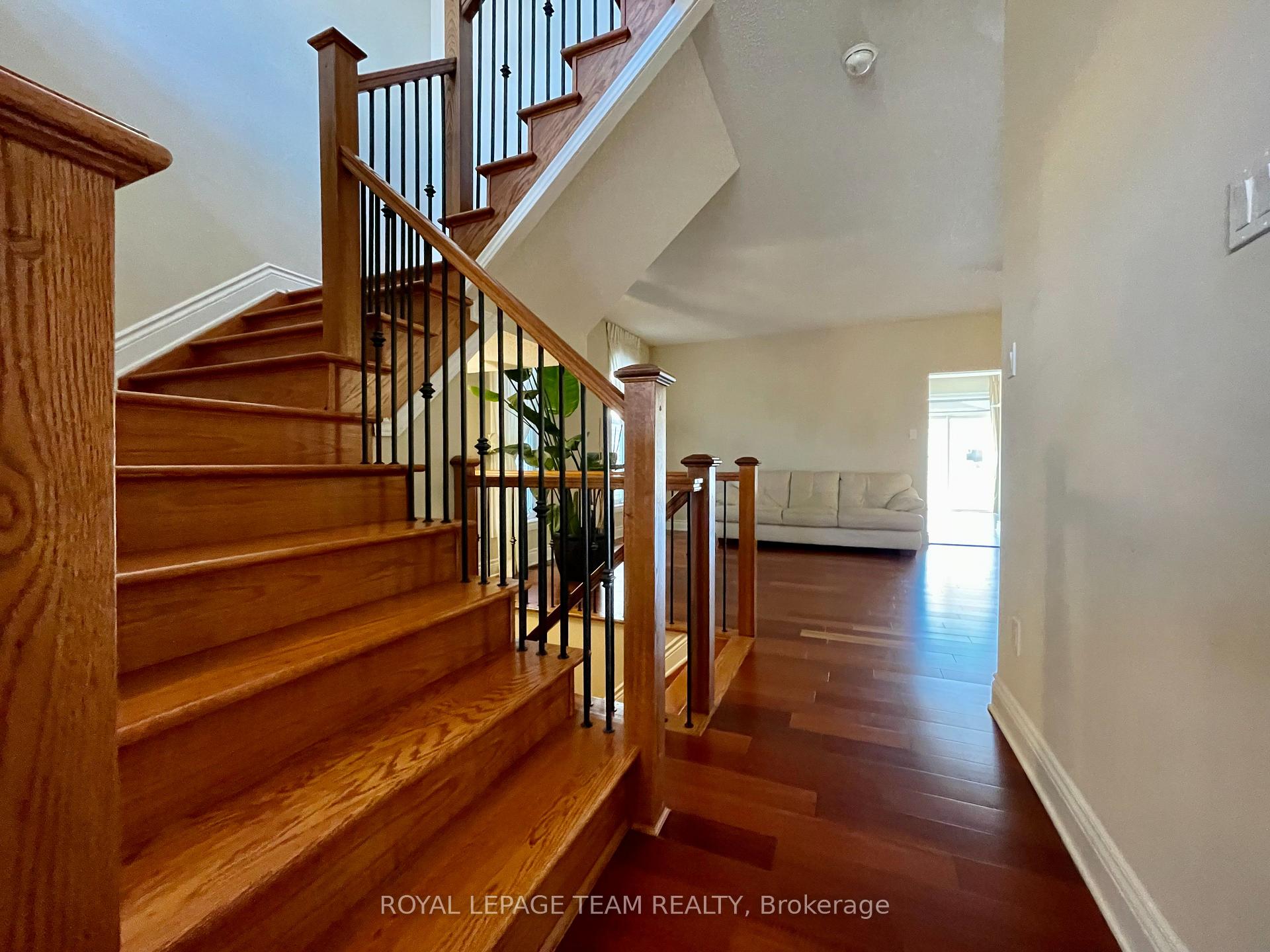 Photo 12 of 116 Maravista Drive, Ottawa, Barrhaven - Cedargrove/Fraserdale — HOMEH