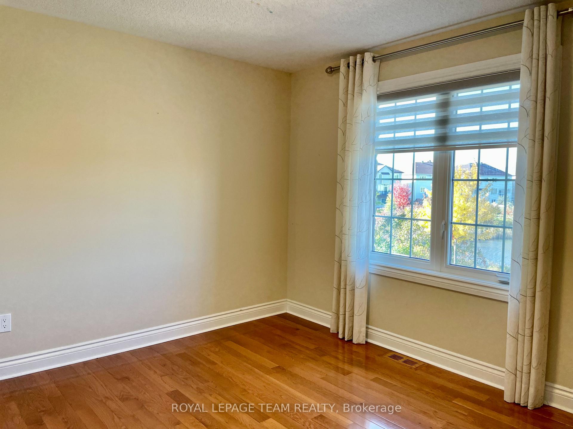 Photo 17 of 116 Maravista Drive, Ottawa, Barrhaven - Cedargrove/Fraserdale — HOMEH