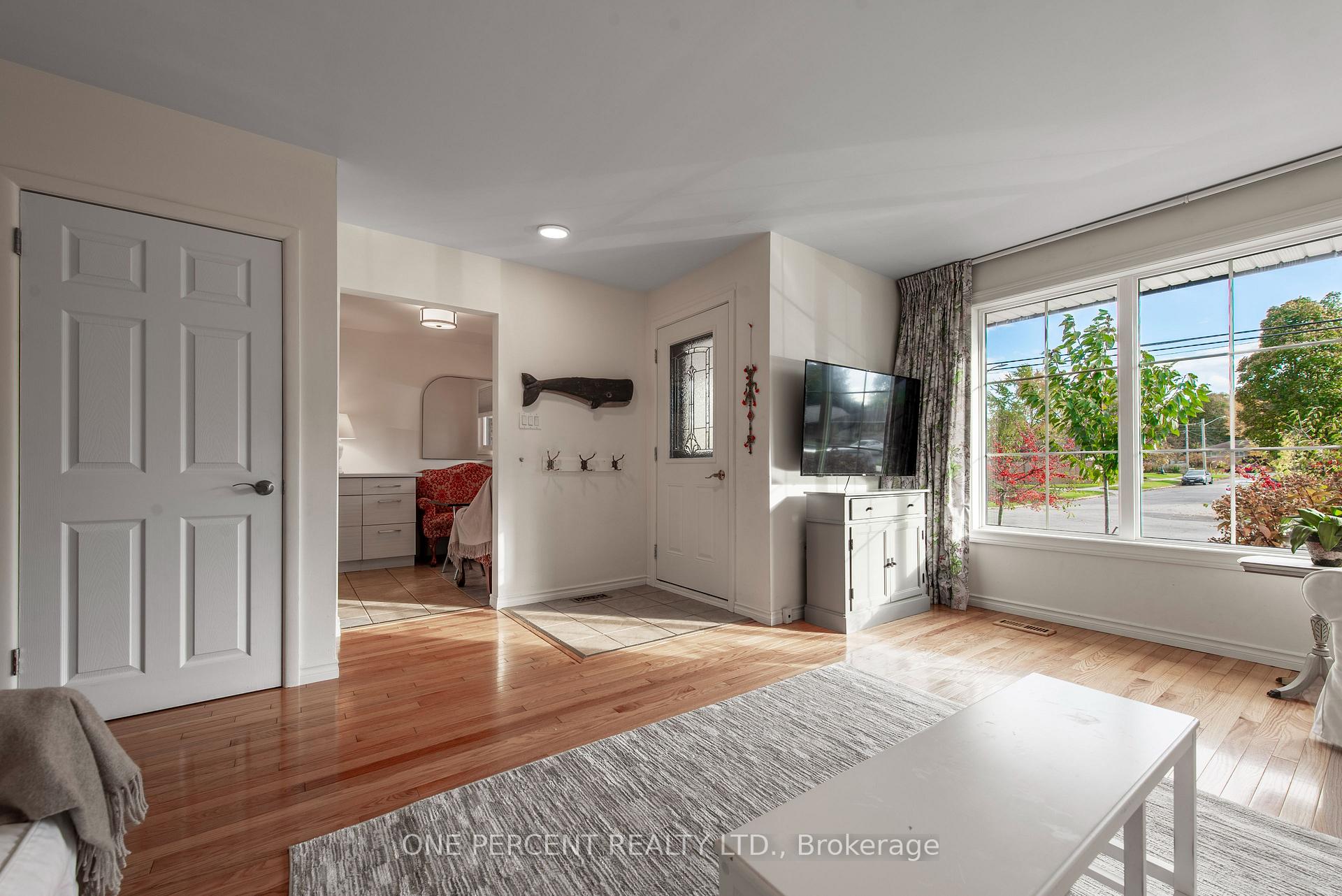 Photo 6 of 156 Waverley Drive, Guelph, Riverside Park — HOMEH
