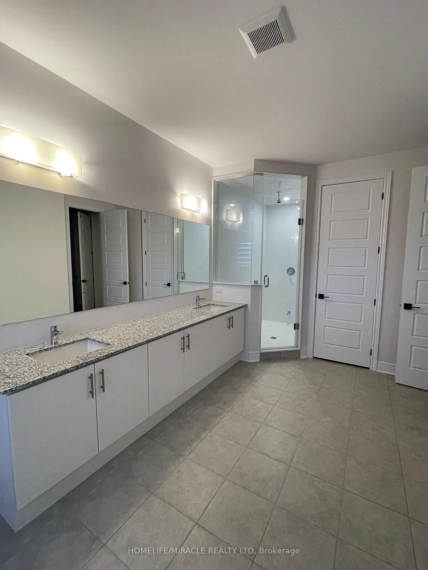 Photo 9 of 51 Goodview Drive, Brampton, Sandringham-Wellington North — HOMEH
