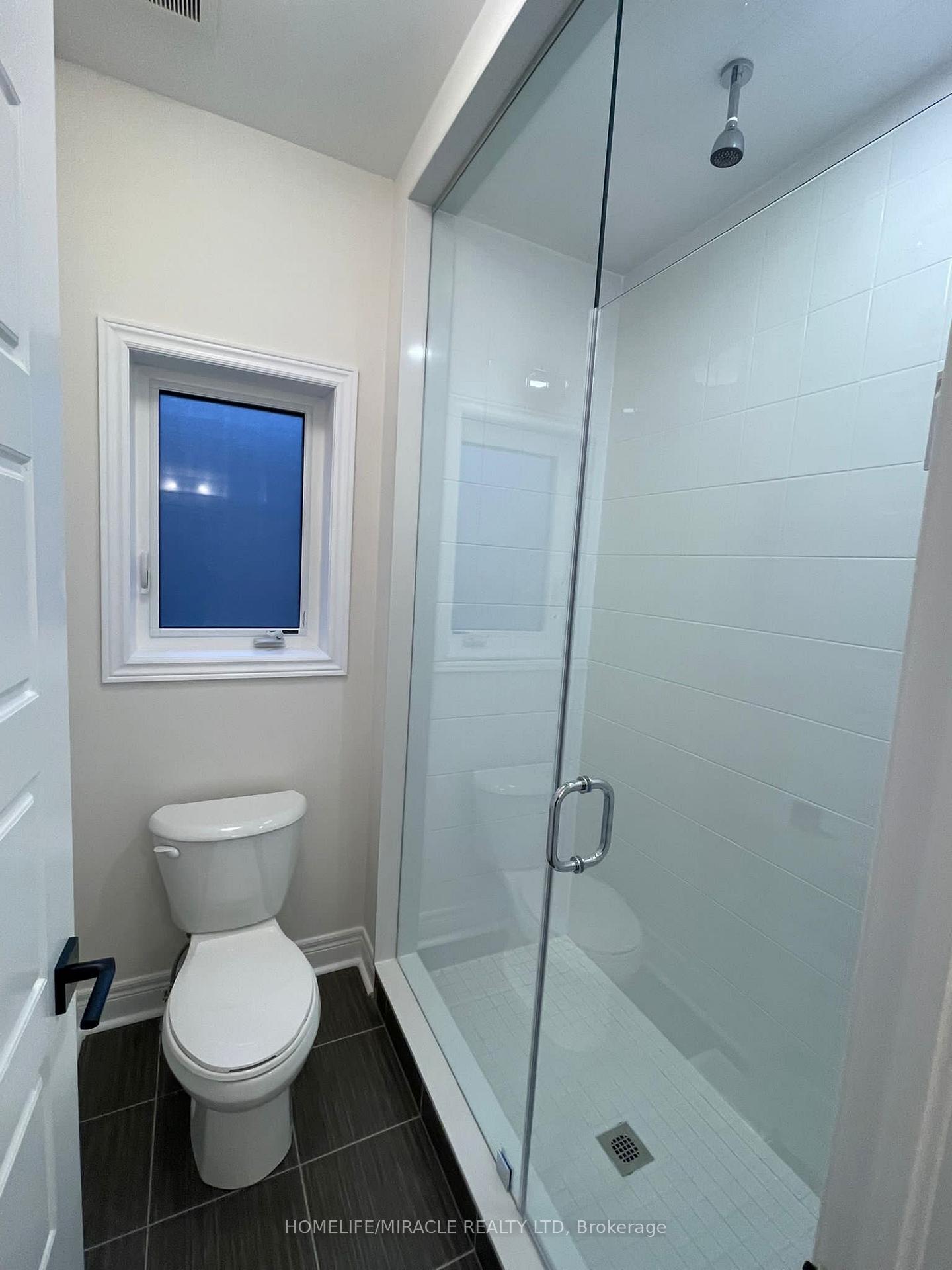 Photo 10 of 51 Goodview Drive, Brampton, Sandringham-Wellington North — HOMEH