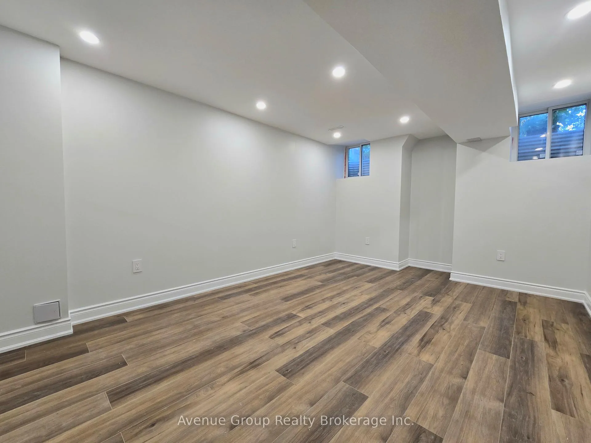 Photo 3 of Unit Lower, 38 Vipond Road, Whitby, Brooklin — HOMEH