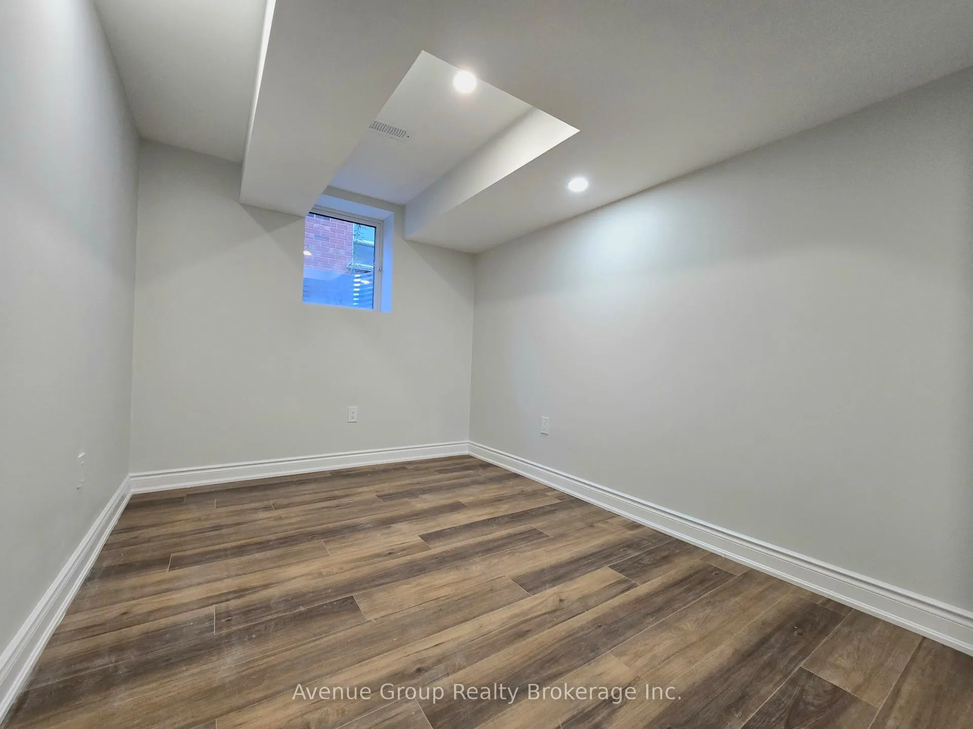 Photo 7 of Unit Lower, 38 Vipond Road, Whitby, Brooklin — HOMEH