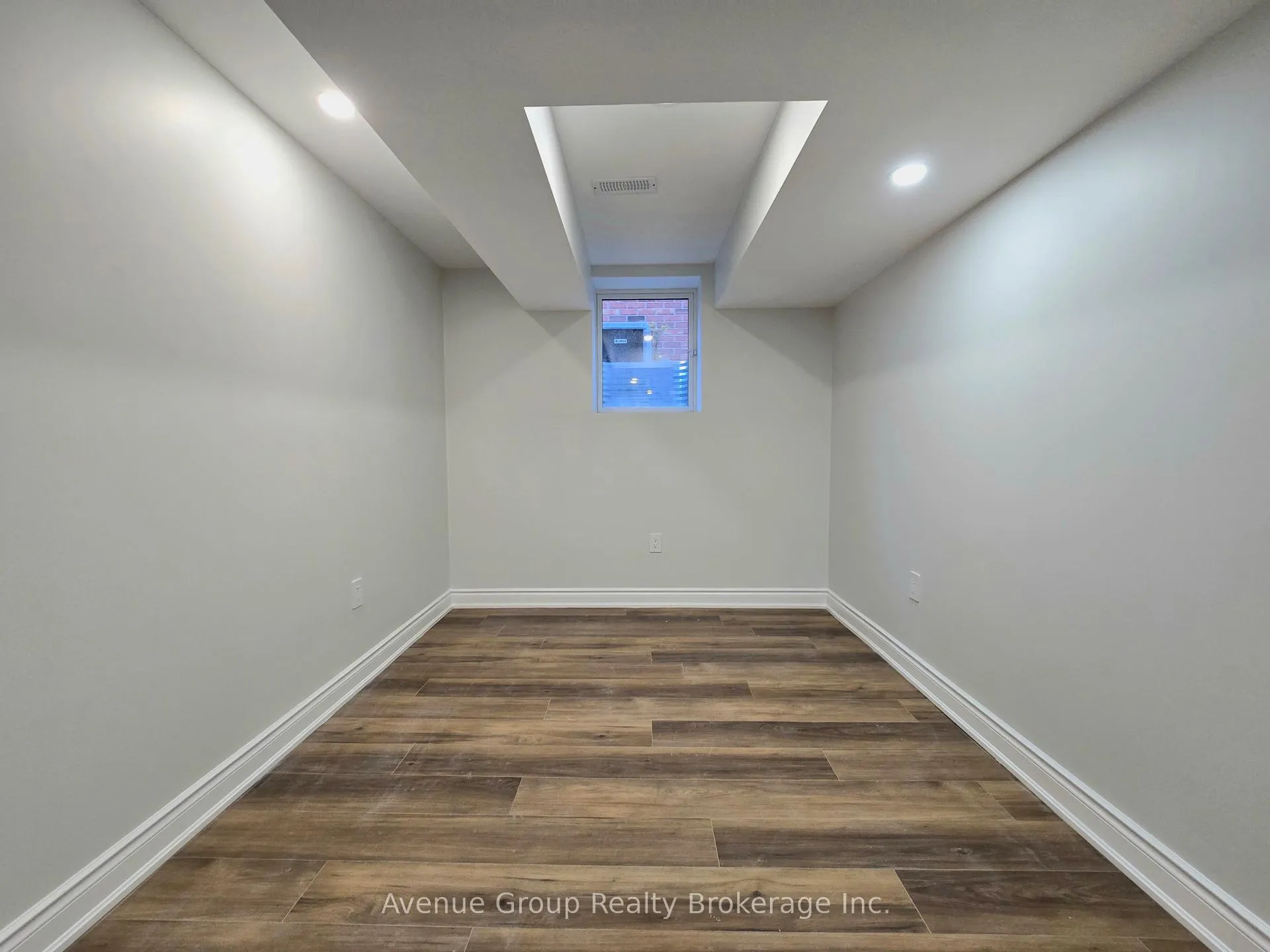 Photo 11 of Unit Lower, 38 Vipond Road, Whitby, Brooklin — HOMEH