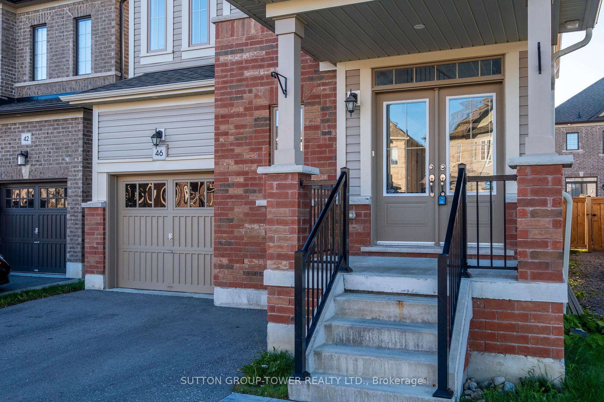 Photo 3 of 46 Albert Christie Street, Clarington, Bowmanville — HOMEH
