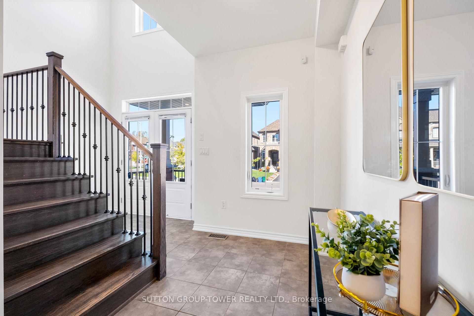 Photo 5 of 46 Albert Christie Street, Clarington, Bowmanville — HOMEH