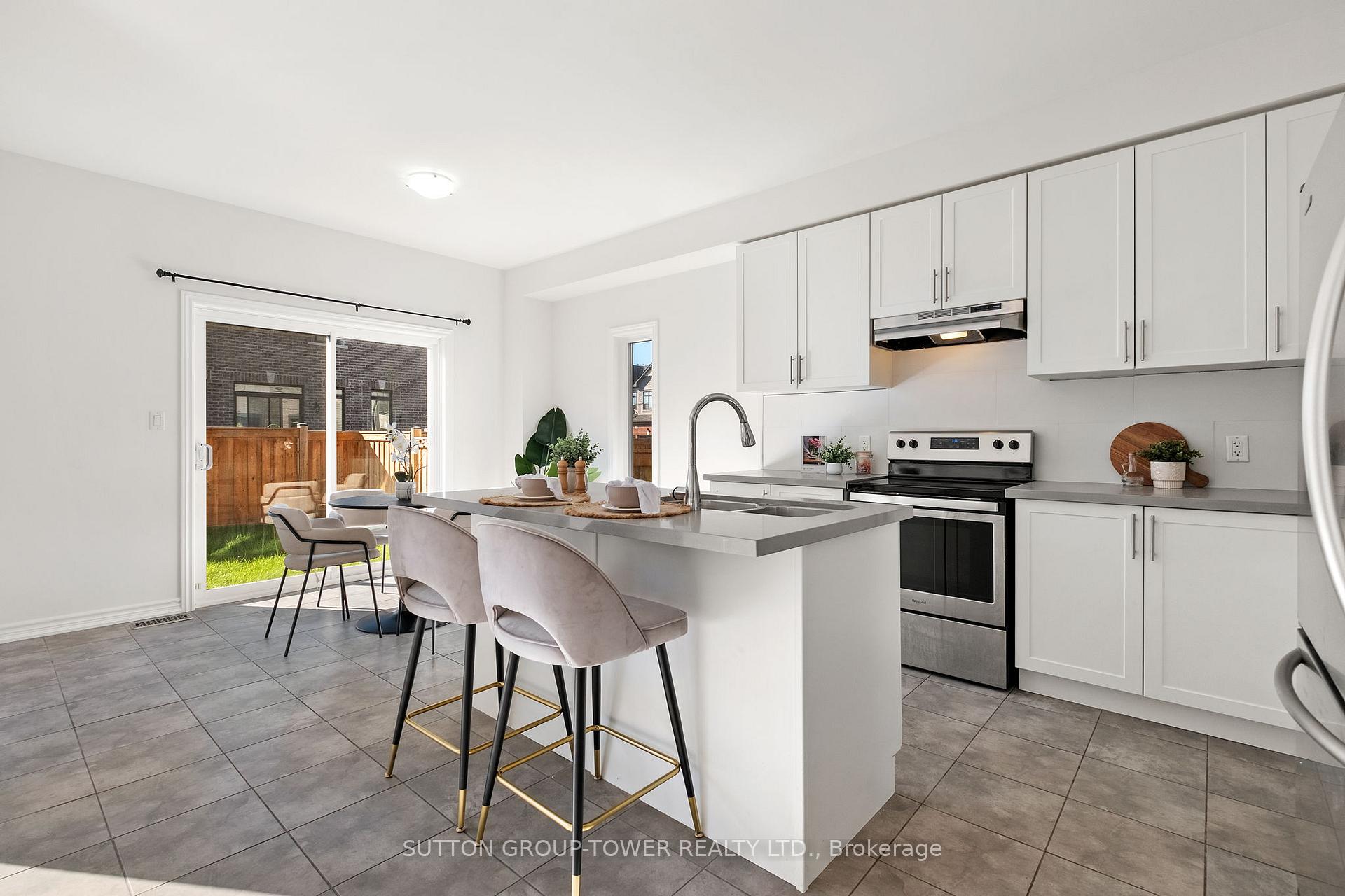 Photo 15 of 46 Albert Christie Street, Clarington, Bowmanville — HOMEH