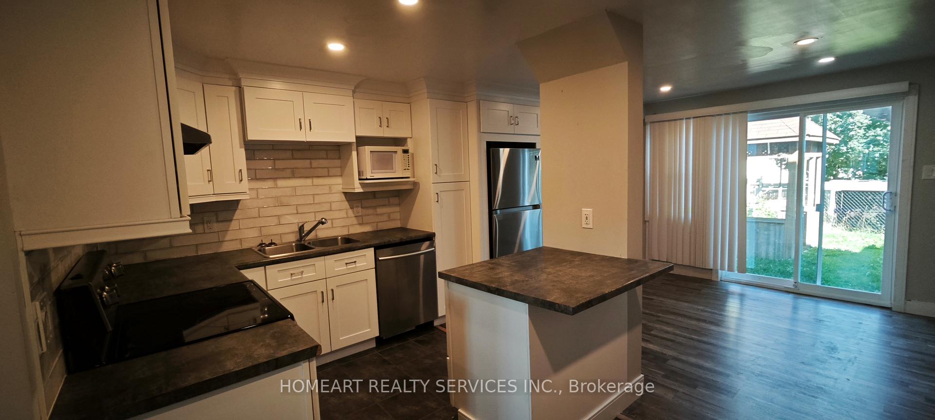 Photo 4 of 11 Srigley Street, Barrie, Holly — HOMEH