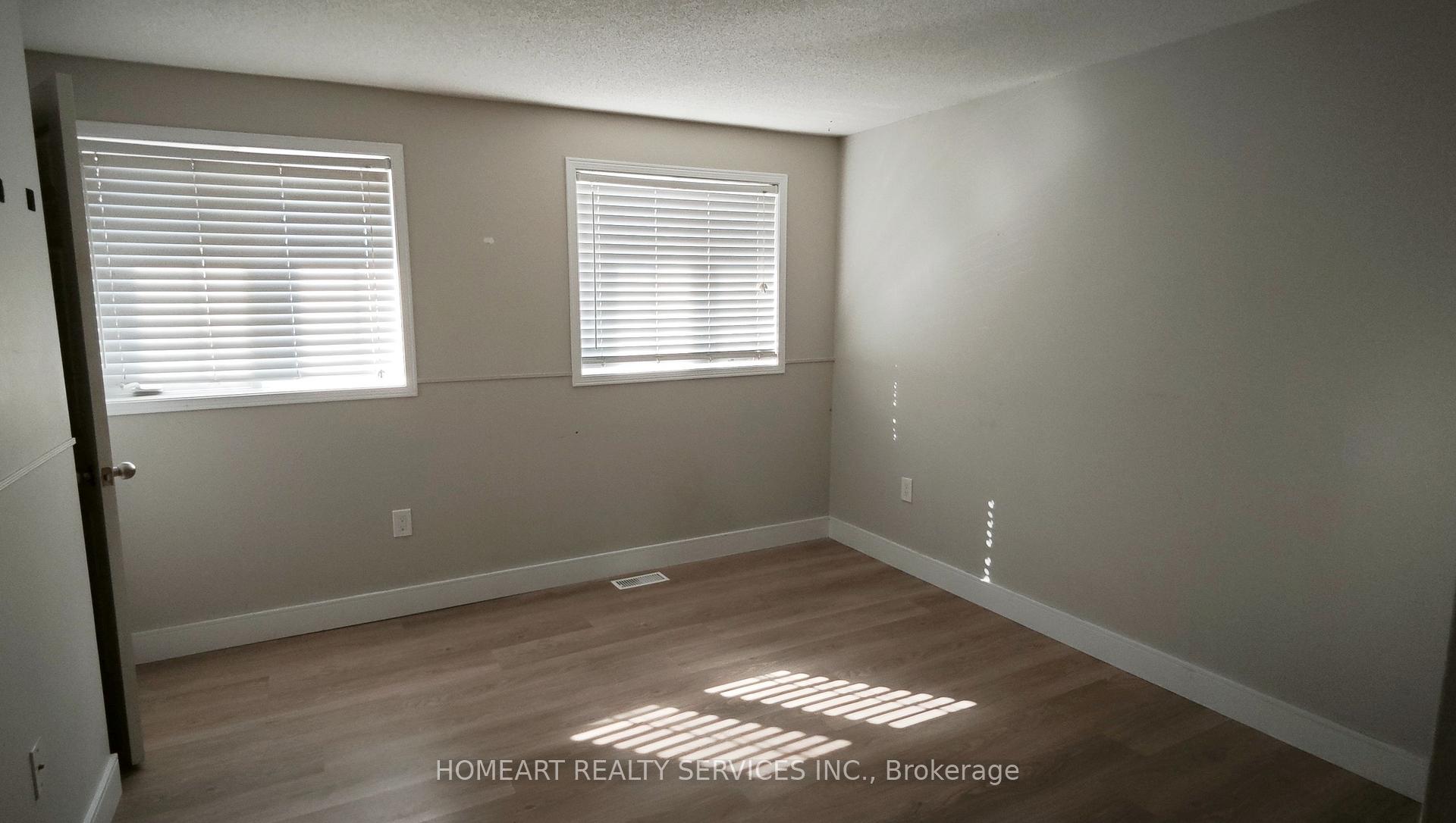 Photo 13 of 11 Srigley Street, Barrie, Holly — HOMEH