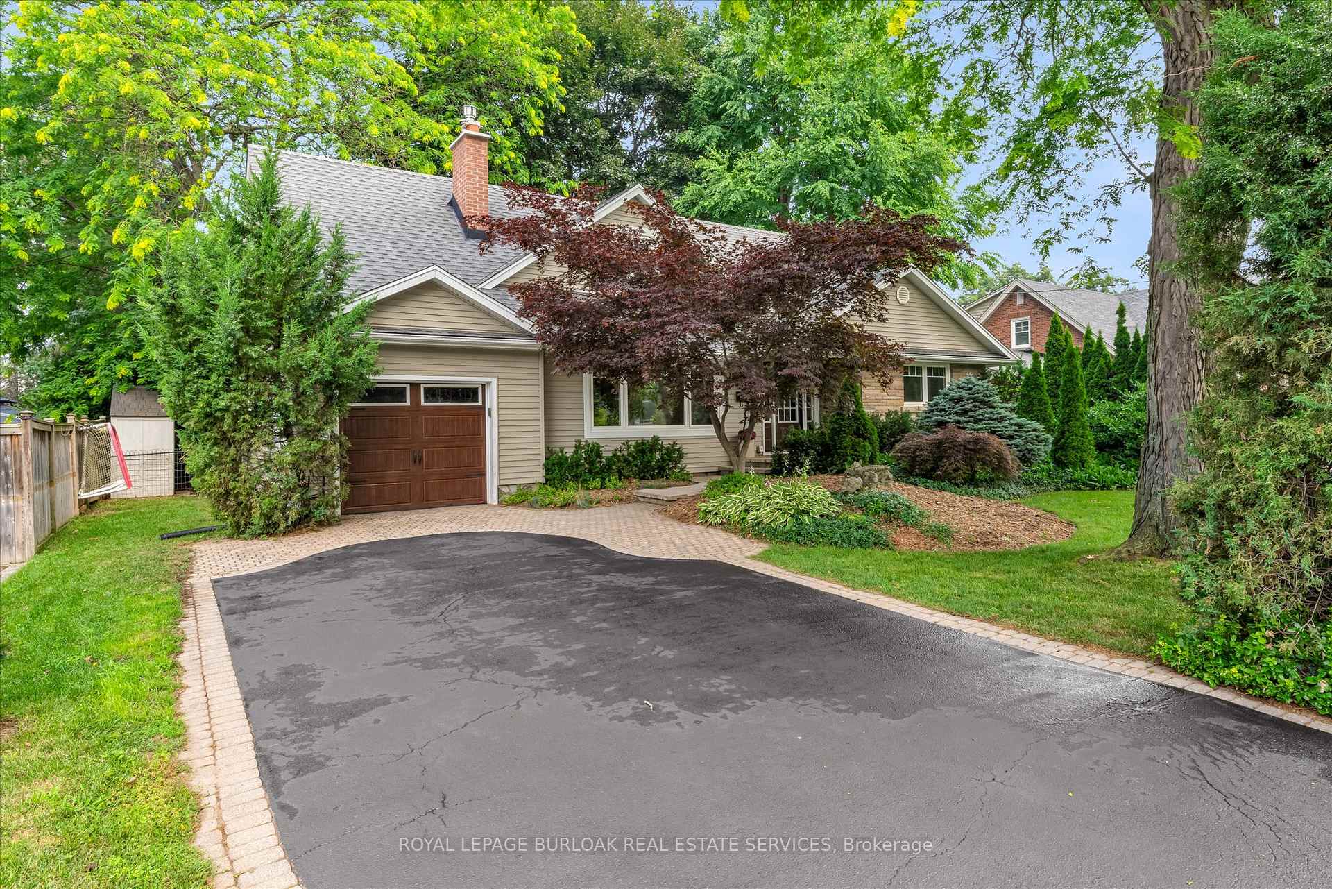 Front of 2189 Deyncourt Drive