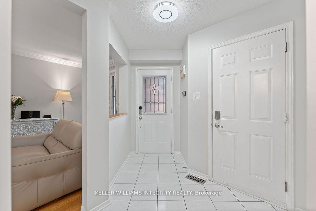 Photo 9 of 68 Whitegate Crescent, Ottawa, Barrhaven - Longfields — HOMEH