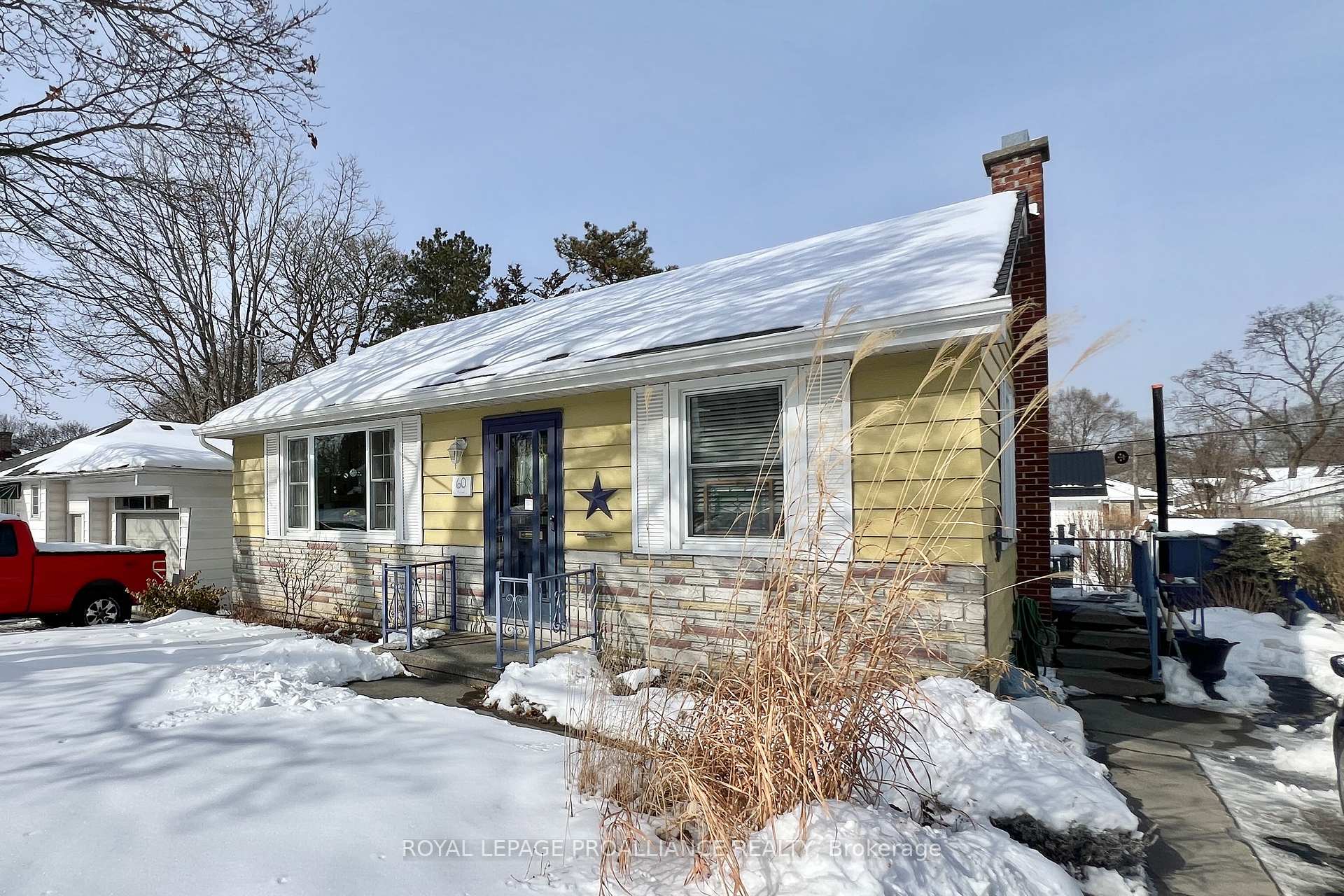Photo 11 of 60 Macdonald Gardens, Belleville, Belleville Ward — HOMEH
