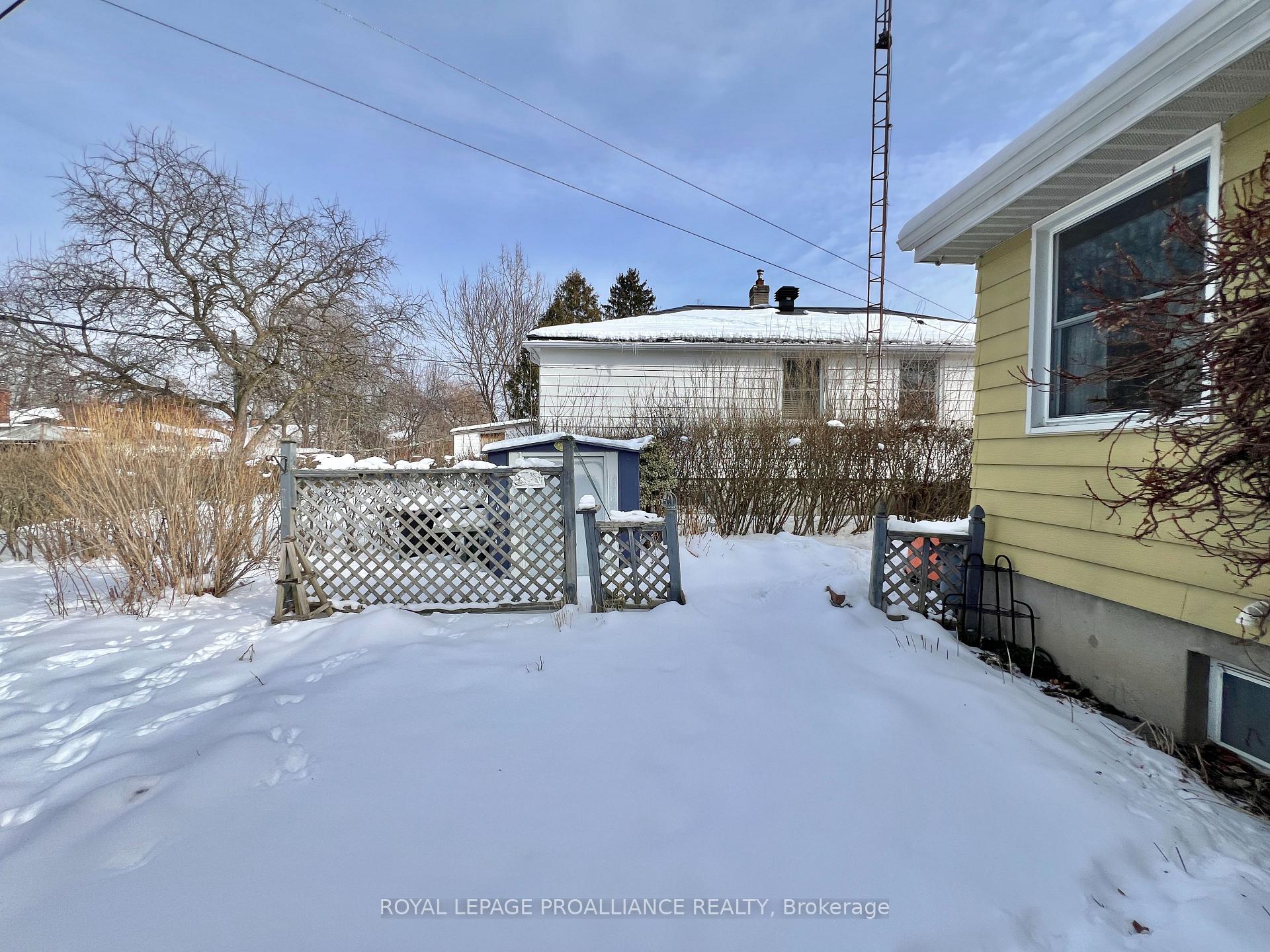 Photo 13 of 60 Macdonald Gardens, Belleville, Belleville Ward — HOMEH