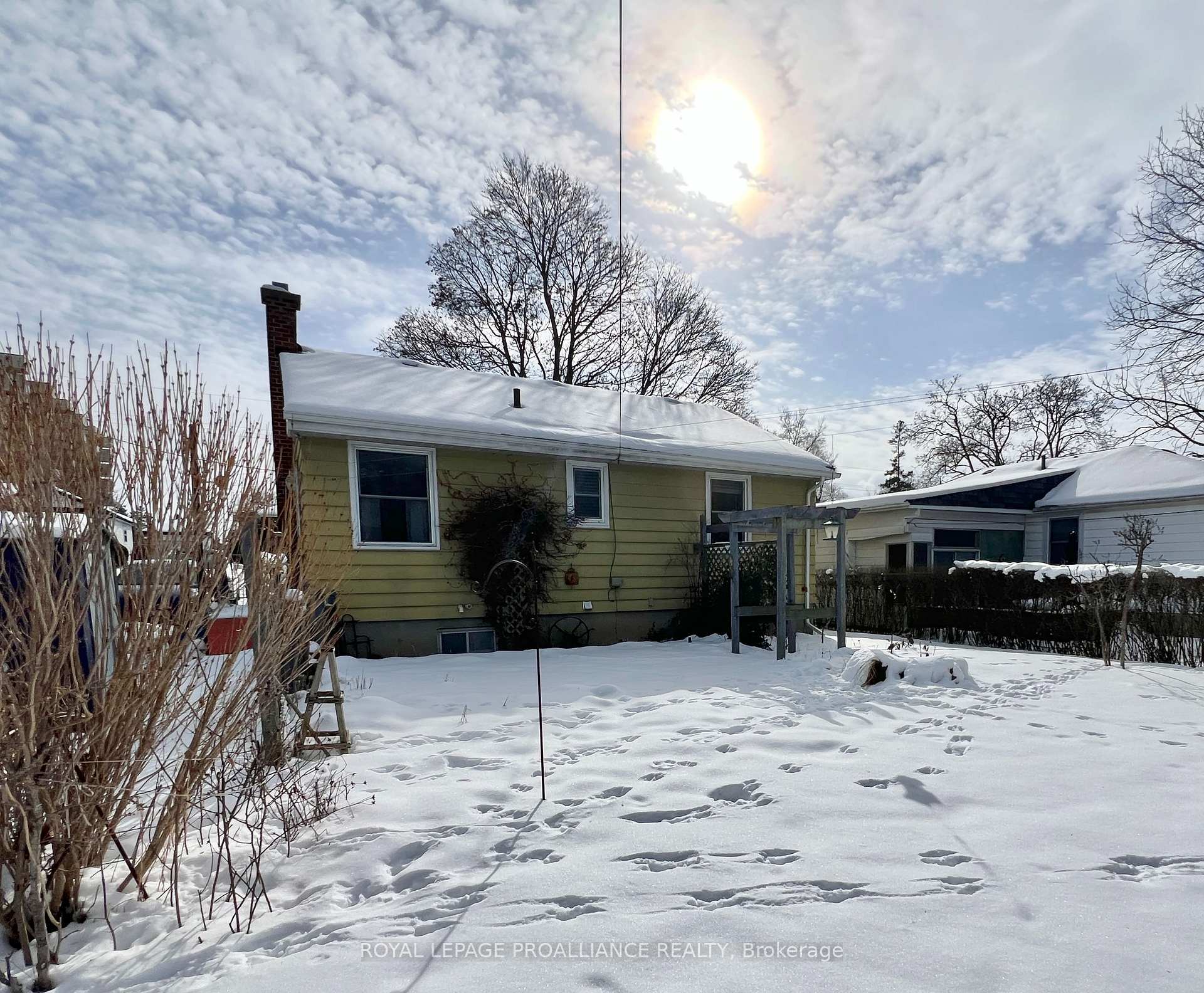 Photo 15 of 60 Macdonald Gardens, Belleville, Belleville Ward — HOMEH