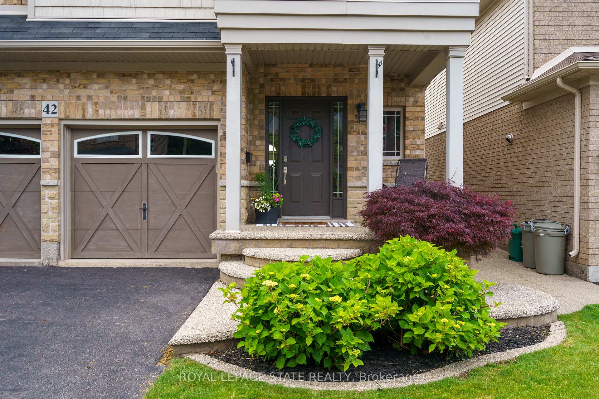 Photo 3 of 42 Chestnut Drive, Grimsby, Grimsby West — HOMEH