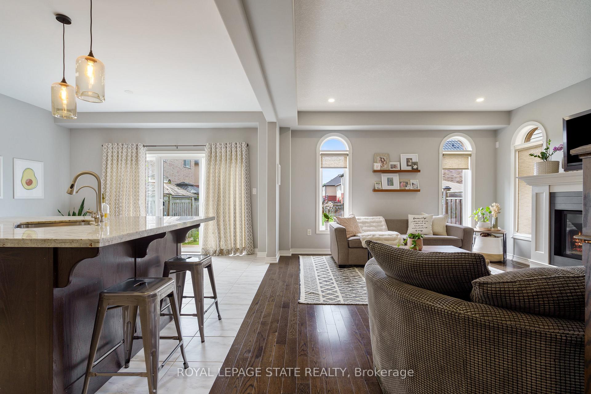 Photo 6 of 42 Chestnut Drive, Grimsby, Grimsby West — HOMEH