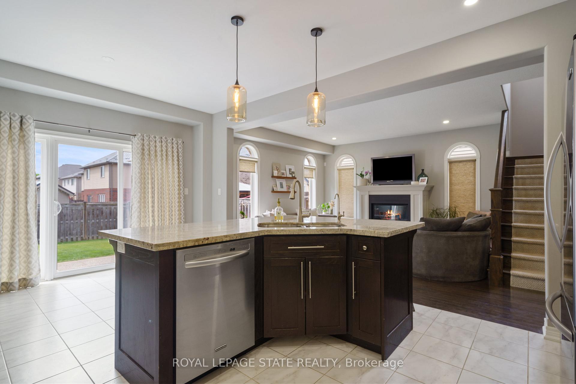 Photo 18 of 42 Chestnut Drive, Grimsby, Grimsby West — HOMEH