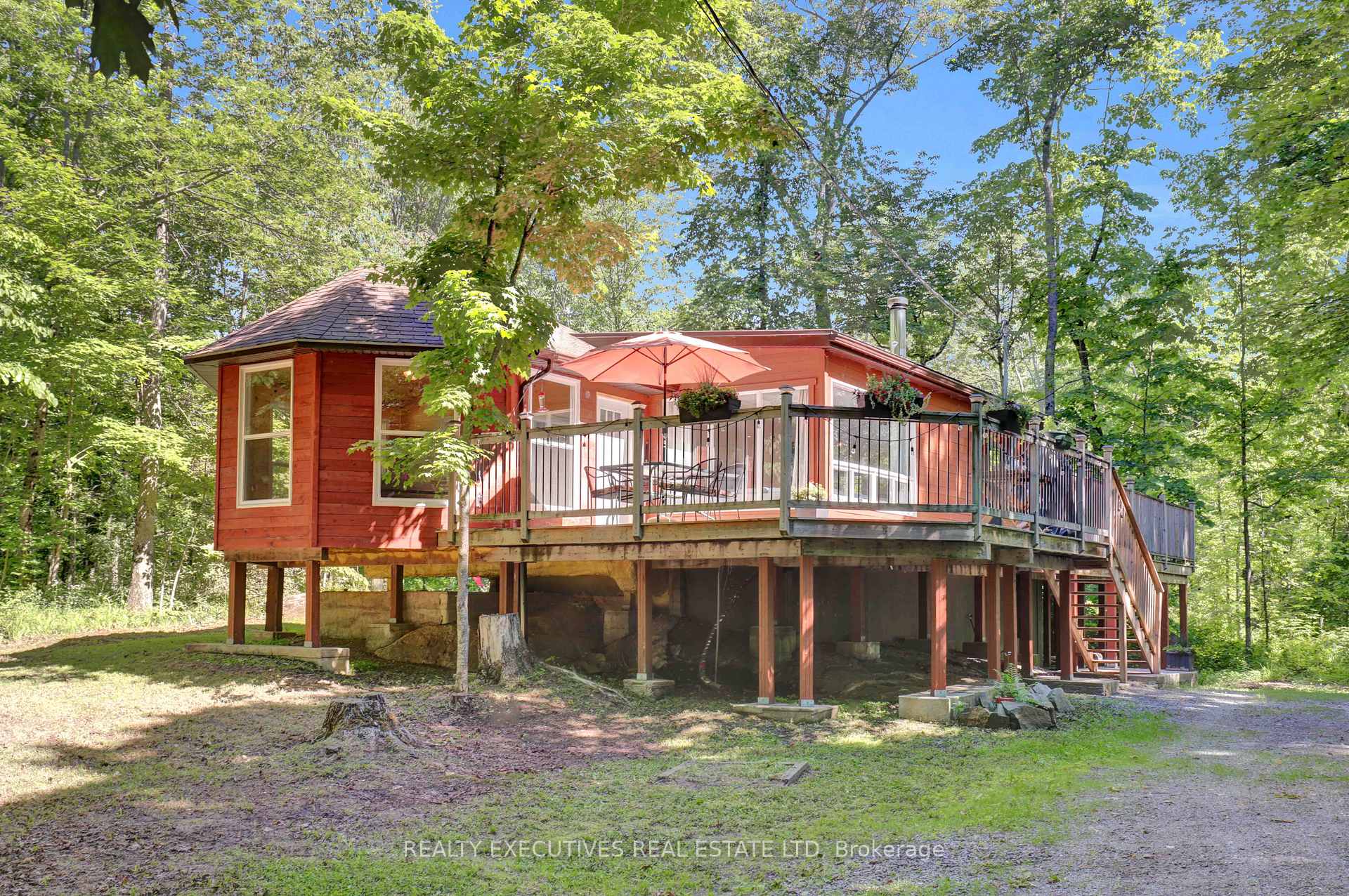 Photo 1 of 209 Maple Grove Lane, Frontenac, Frontenac South — HOMEH