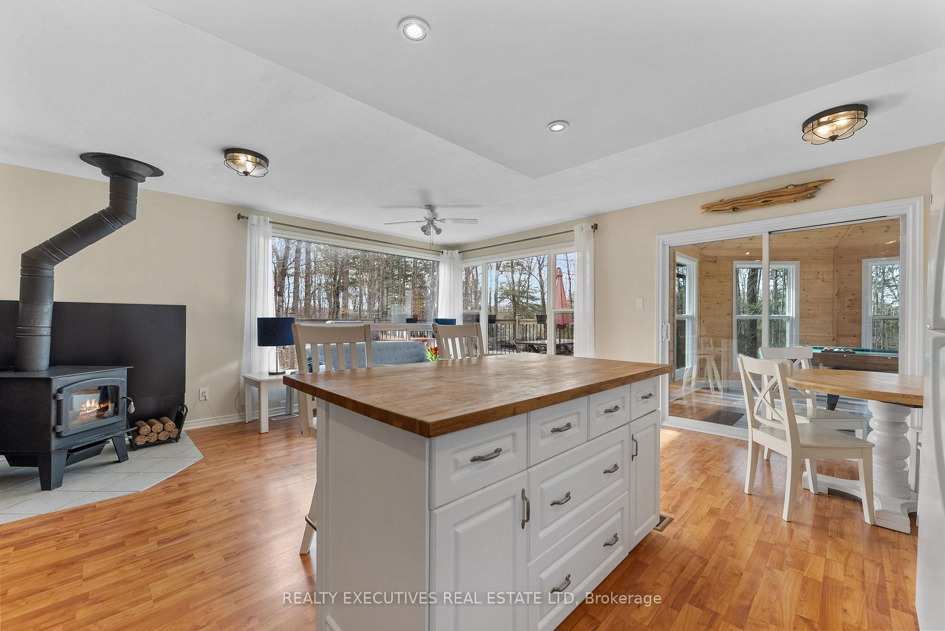 Photo 4 of 209 Maple Grove Lane, Frontenac, Frontenac South — HOMEH