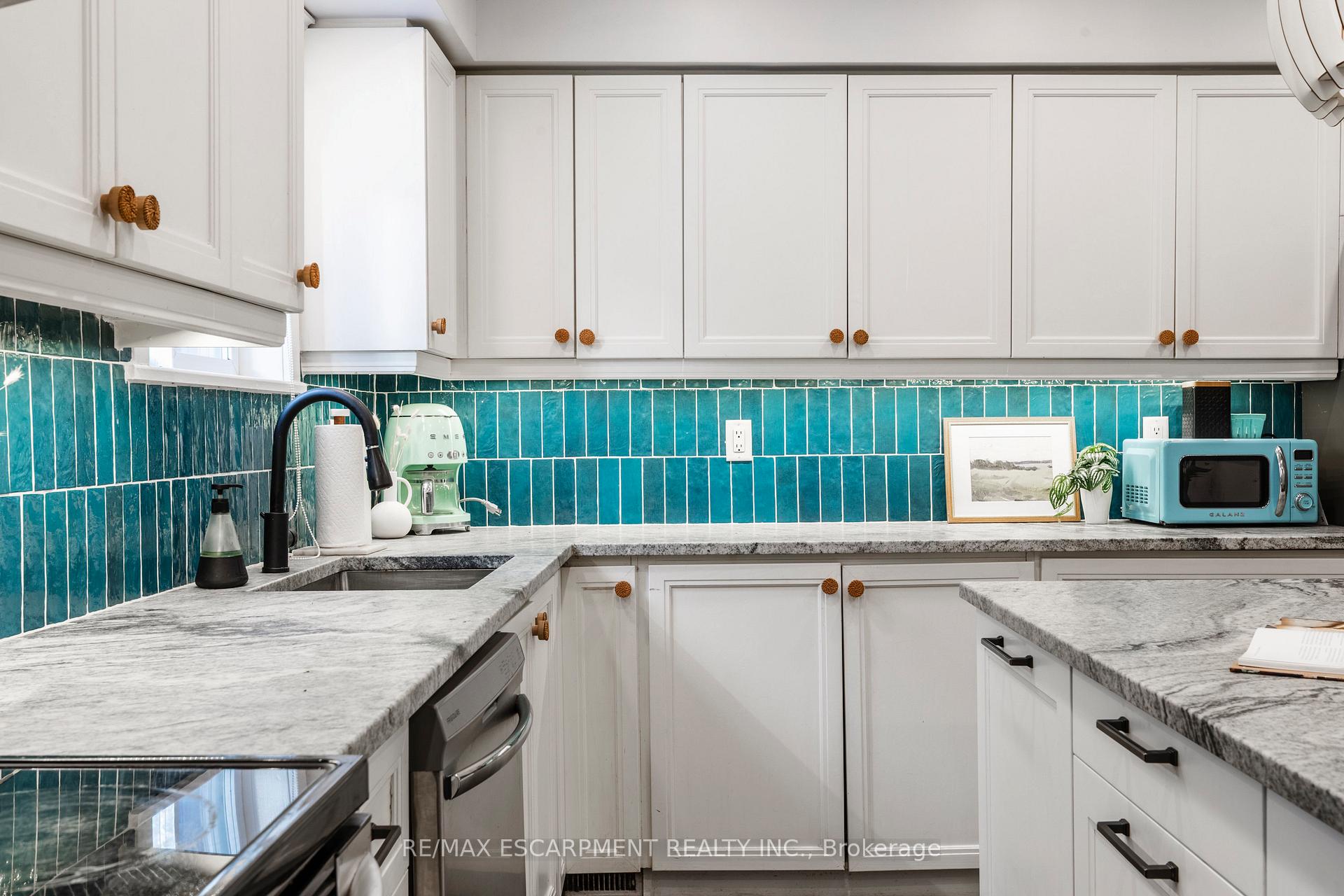 Photo 18 of 431 Hughson Street N, Hamilton, North End — HOMEH