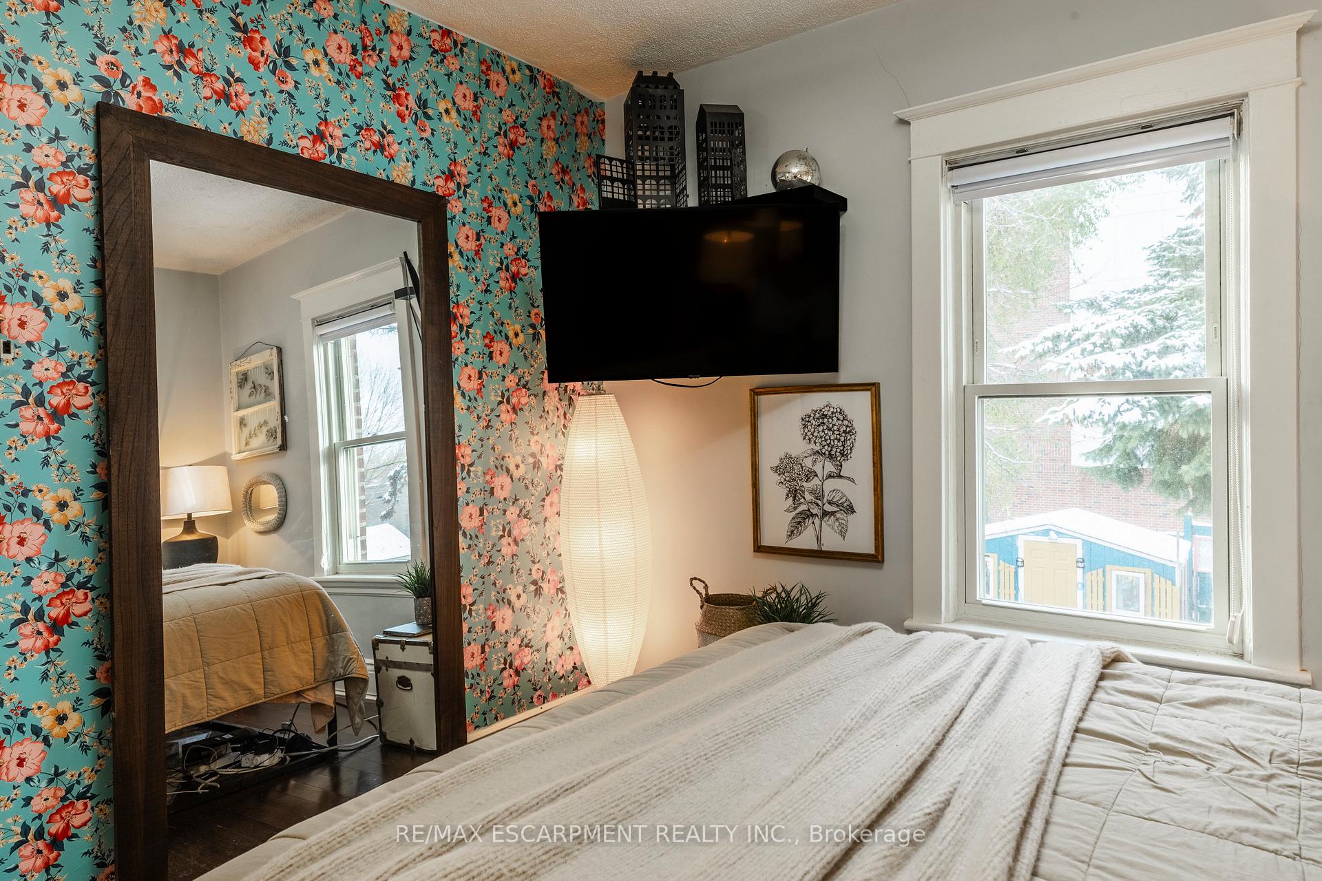 Photo 24 of 431 Hughson Street N, Hamilton, North End — HOMEH