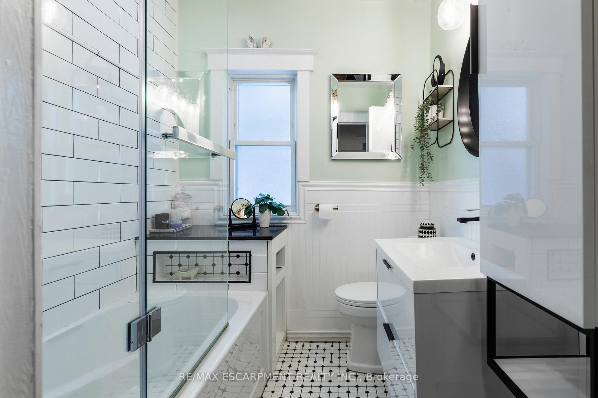 Photo 34 of 431 Hughson Street N, Hamilton, North End — HOMEH