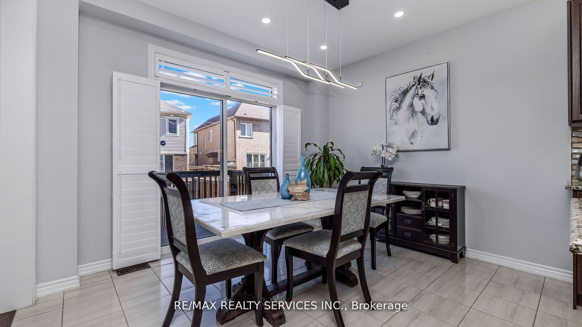 Photo 13 of 104 Roulette Crescent, Brampton, Northwest Brampton — HOMEH
