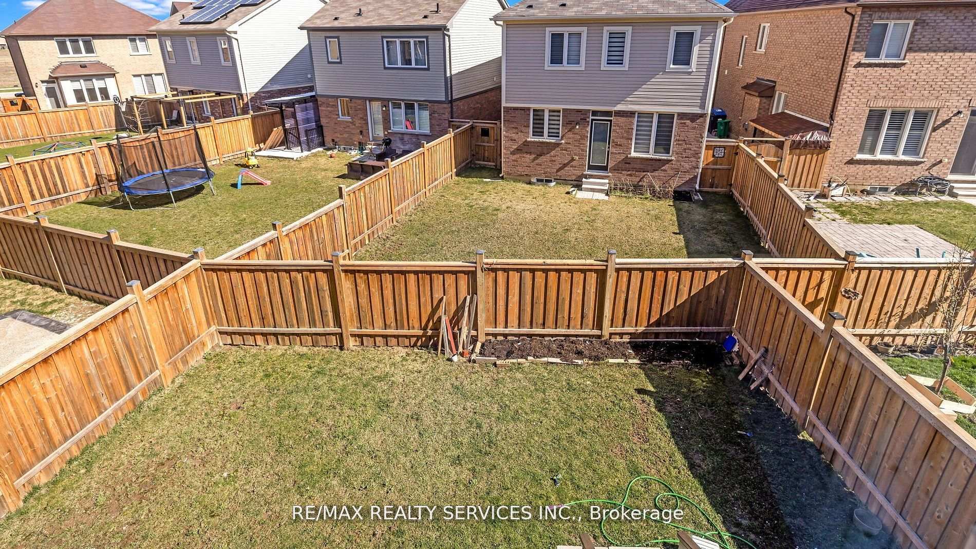 Photo 26 of 104 Roulette Crescent, Brampton, Northwest Brampton — HOMEH