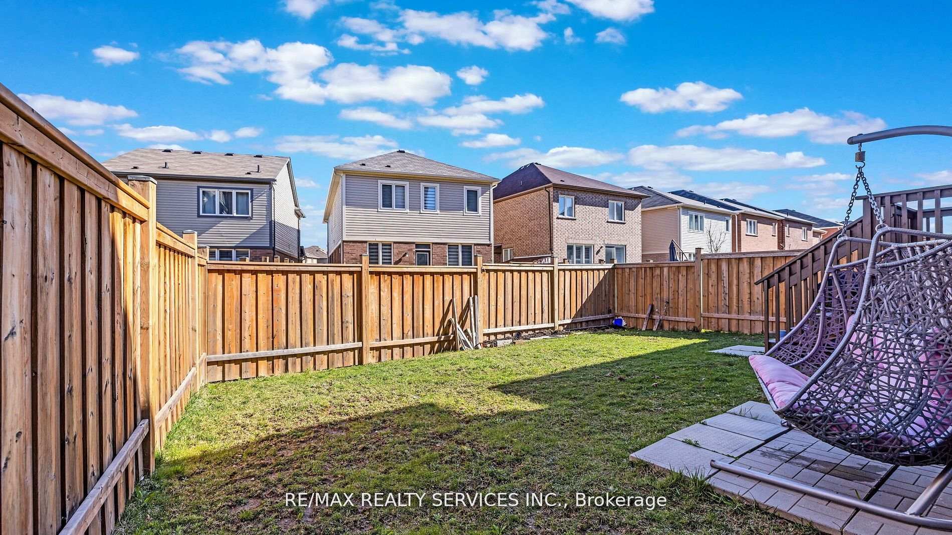 Photo 38 of 104 Roulette Crescent, Brampton, Northwest Brampton — HOMEH
