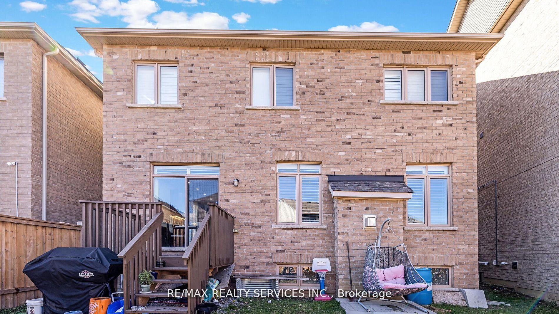 Photo 39 of 104 Roulette Crescent, Brampton, Northwest Brampton — HOMEH
