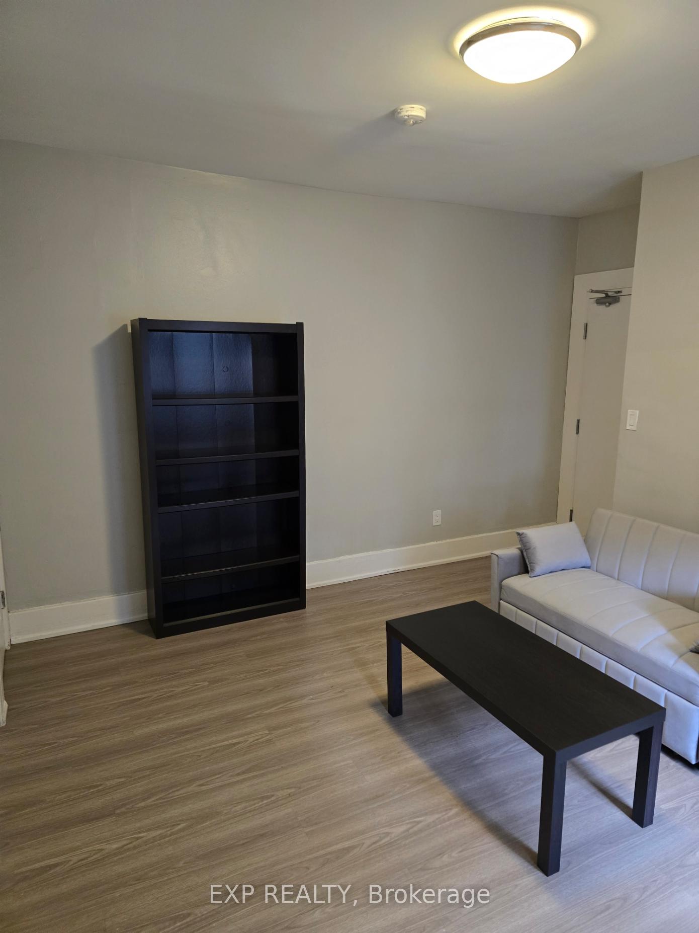 Photo 3 of Unit 202, 72 Victoria Avenue S, Hamilton, Stinson — HOMEH
